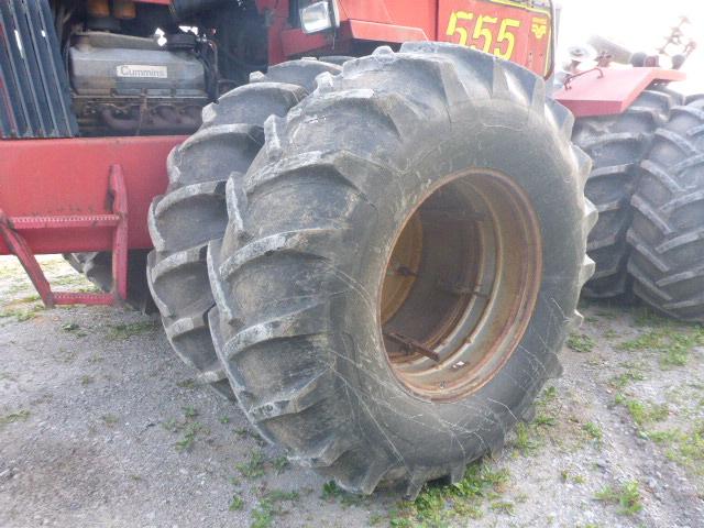 1980 Versatile 555 4WD Tractor