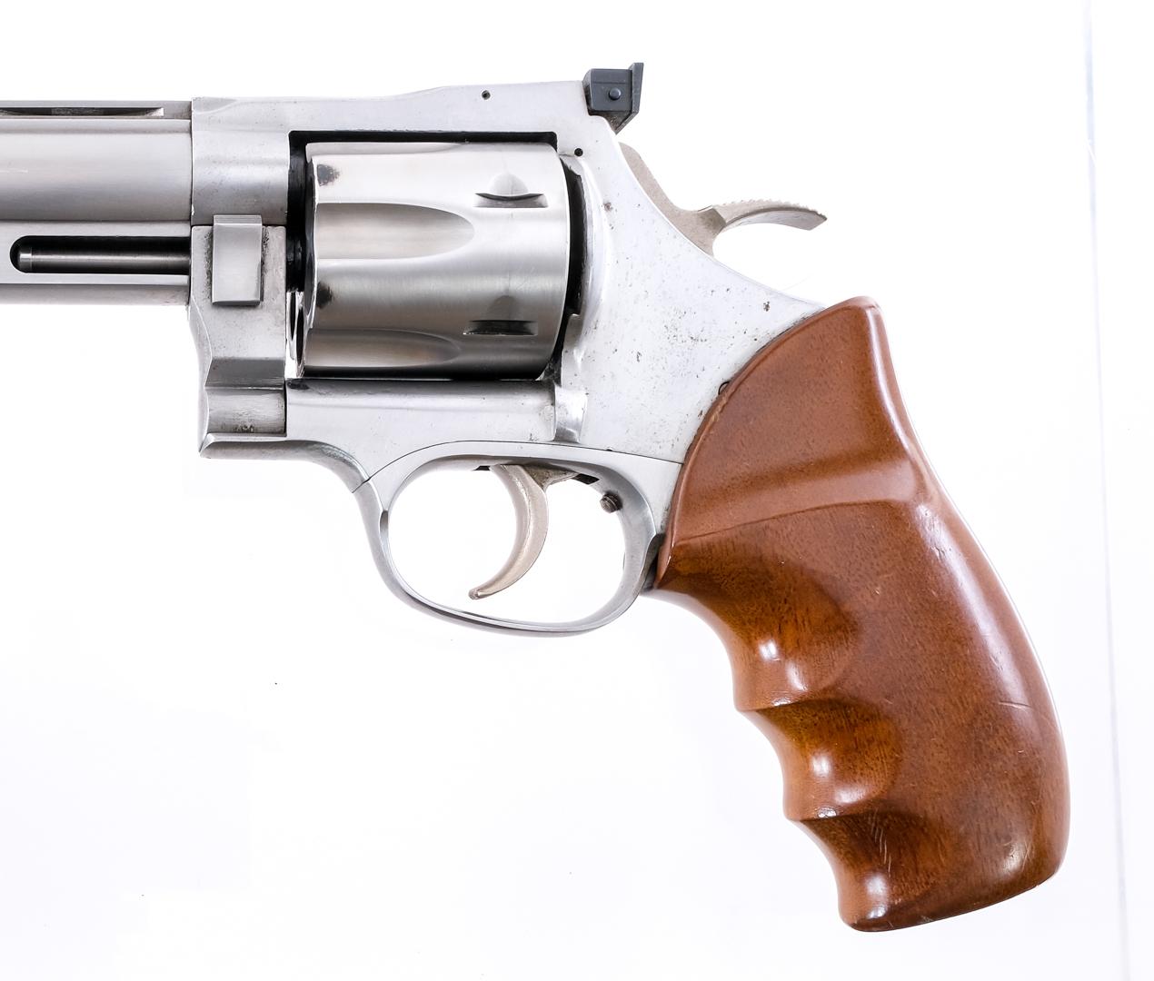 Dan Wesson 715 .44 Mag Revolver