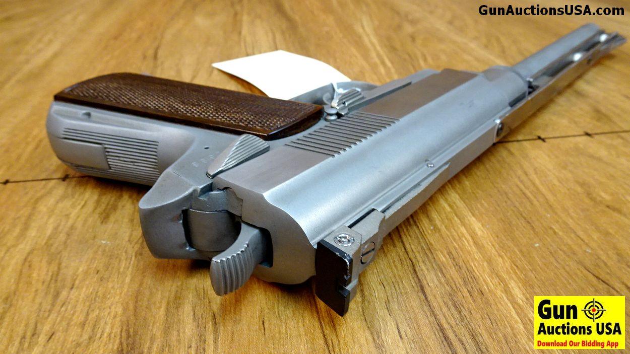 WILDEY FIREARMS AUTO MAG .45 WIN MAG Collector's Pistol. Very Good. 10" Barrel. Shiny Bore, Tight Ac