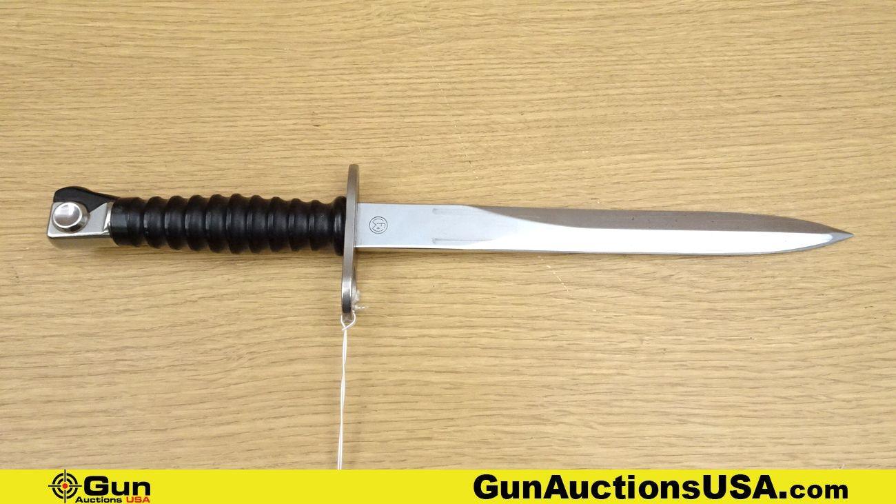 FW Bayonet. Very Good. 1- Serial # by Hilt, V 259647, Bayonet, with Black Polymer Grip, With Polymer