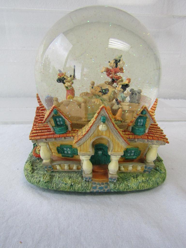 Disney Mickey Mouse Dreaming Musical Snow Globe. Tune "When You Wish Upon A Star".