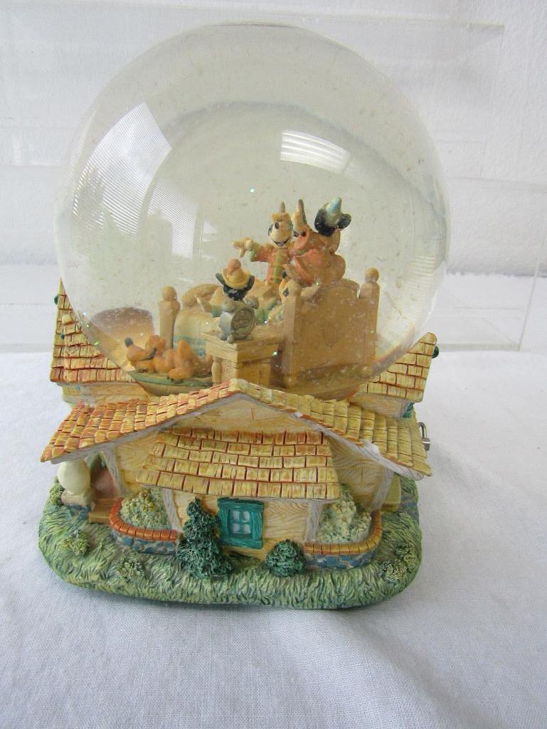 Disney Mickey Mouse Dreaming Musical Snow Globe. Tune "When You Wish Upon A Star".