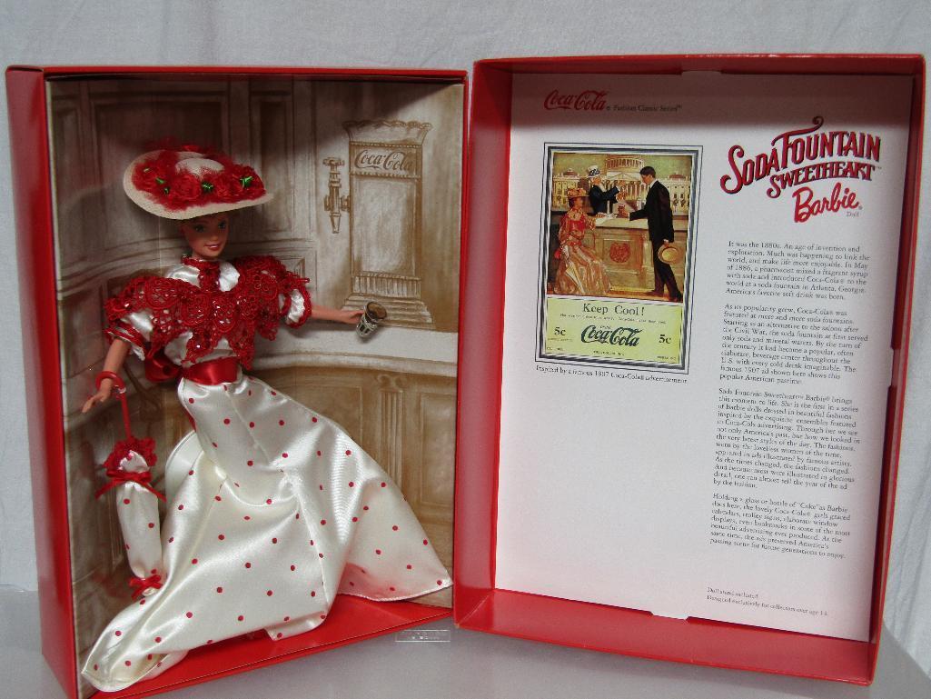 1996 Soda Fountain Sweetheart Coca-Cola Barbie Doll. Collector Edition. 1st In Fashion Classic Serie