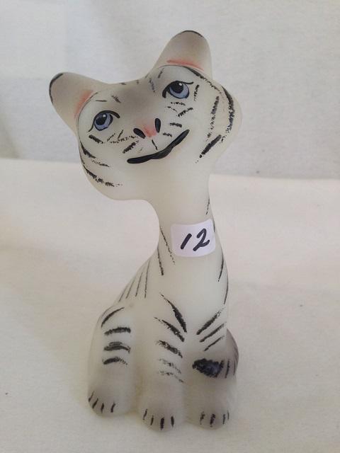 Fenton Happy Cat White Tiger HP Riggs