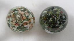 2 paperweights as shown