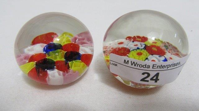 2 paperweights as shown