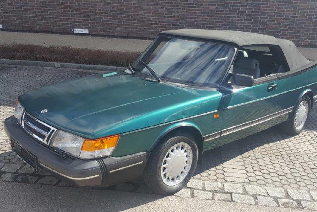 Saab 900 Convertible