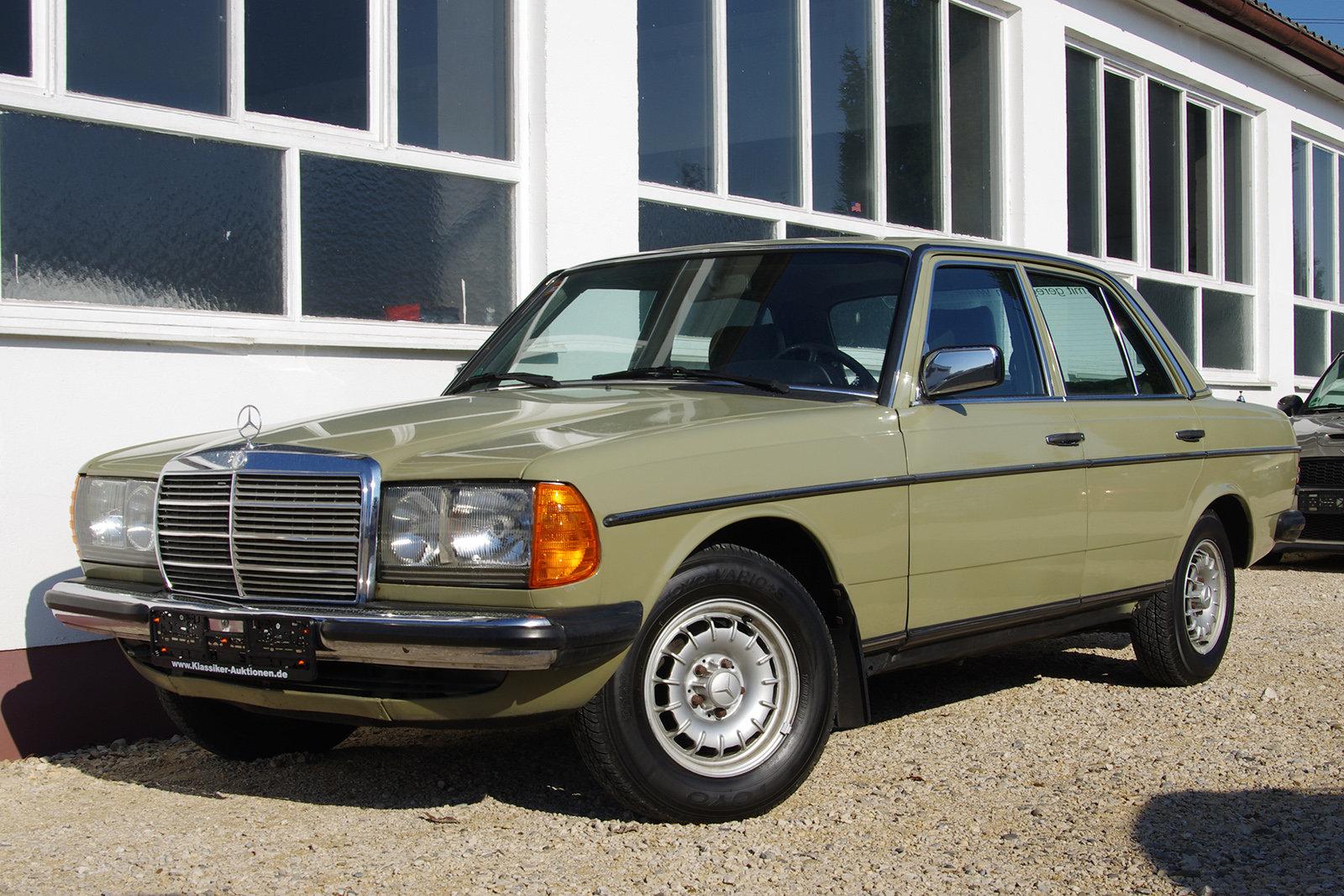 Mercedes-Benz 200 (W123)