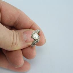 Vintage Sterling Silver pearl ladies Ring SZ 7.5
