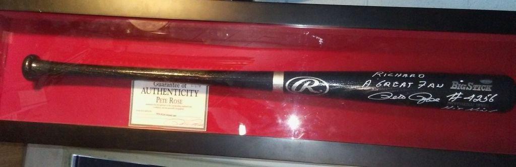 PETE ROSE "HIT KING " AUTOGRAPHED BAT IN SHADOW BOX