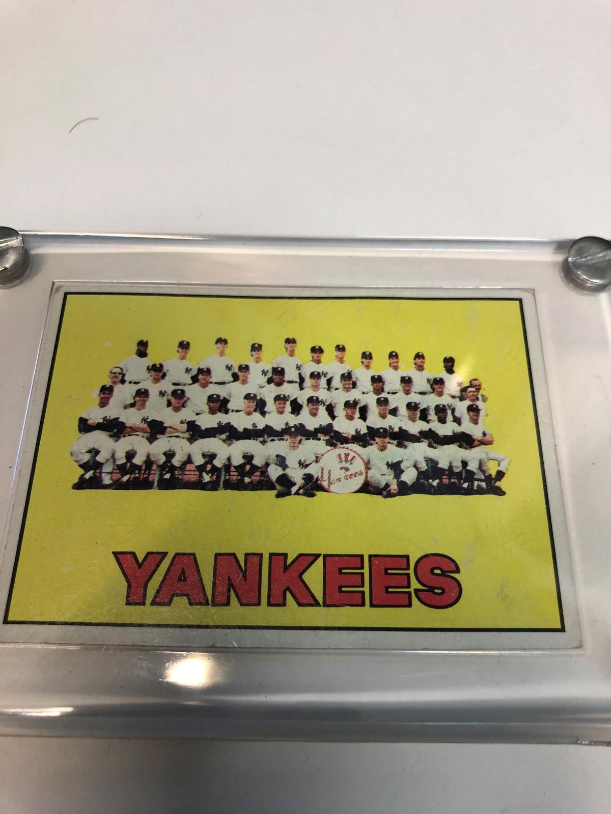 1967 Topps Baseball Yankees Team Card