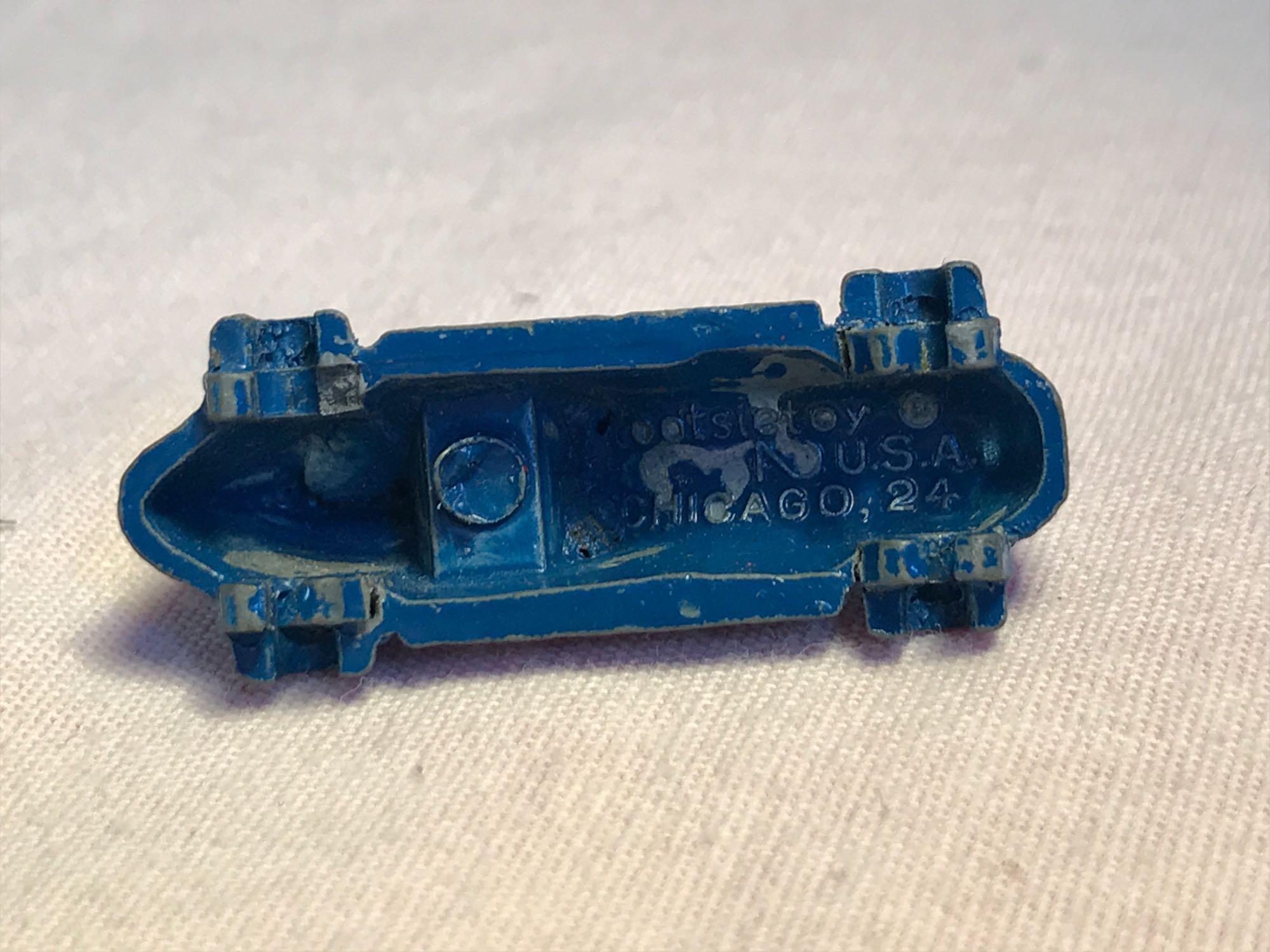 Blue 1.5" Tootsietoy Car Chicago .24