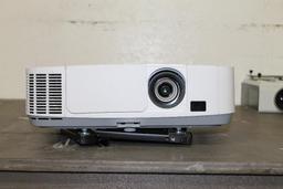 NEC Projector NP-P451X