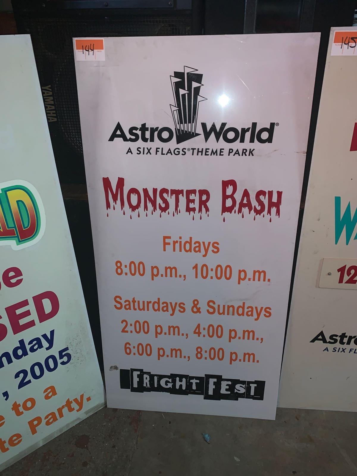 AstroWorld Fright Fest Sign