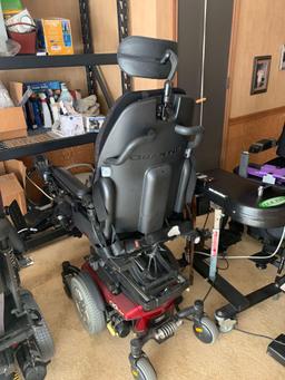 iLevel Q6 Edge Power wheelchair with dual controls