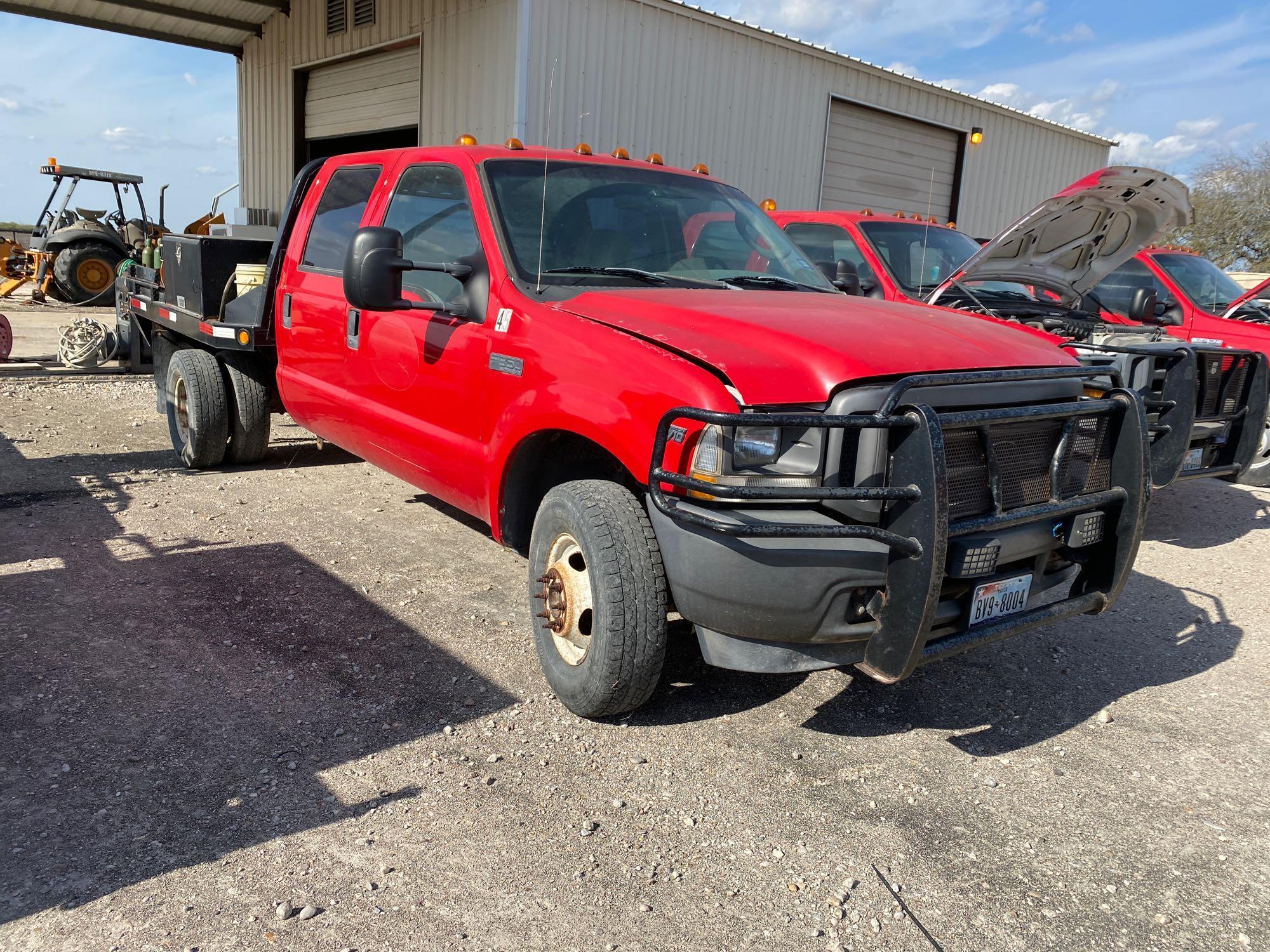 2004 Ford F350 Crew Cab 4x4 Flatbed Truck