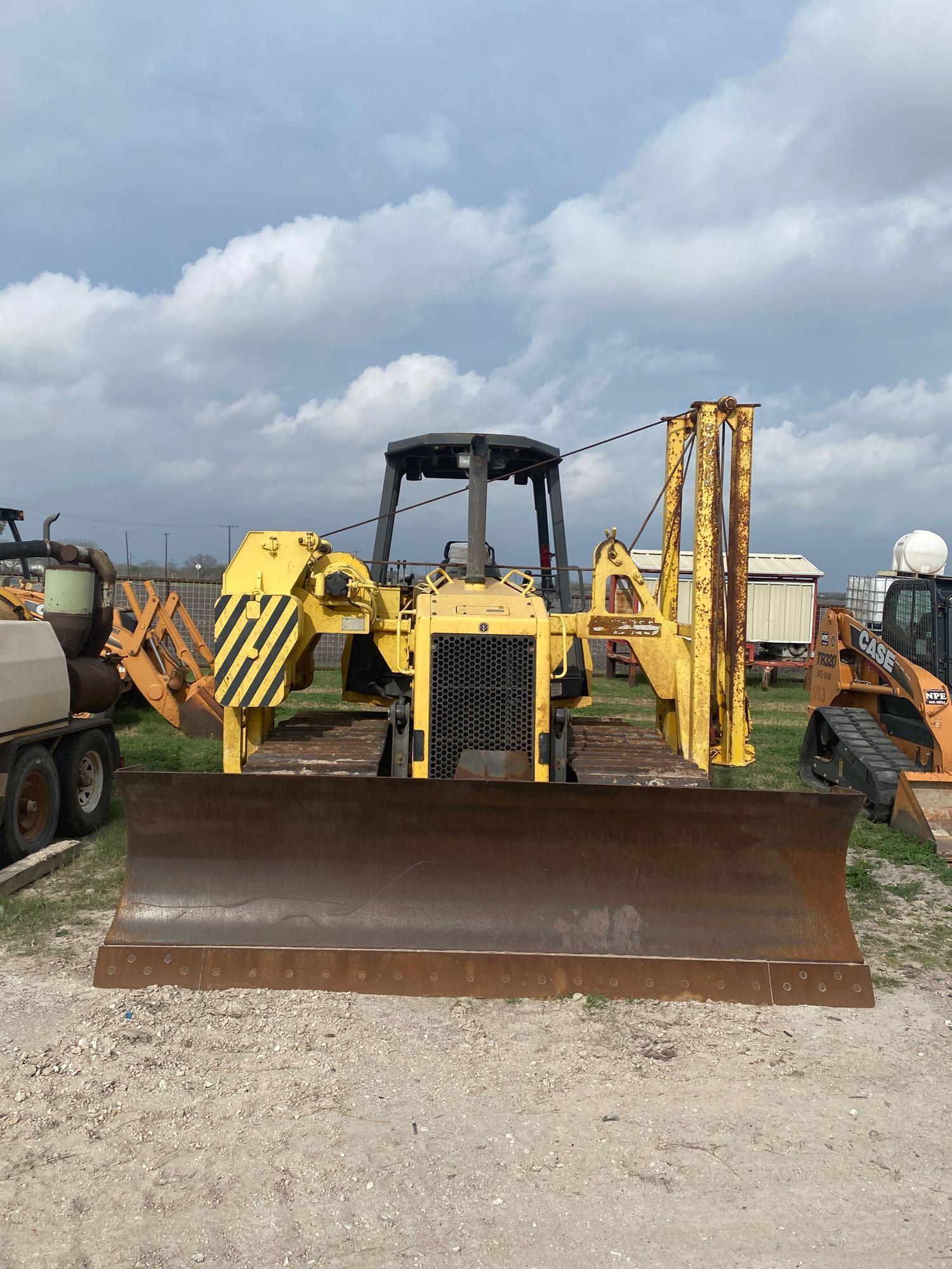 2007 New Holland D95 Crawler Tractor with Midwestern M520C Side Boom - This lot only subject to