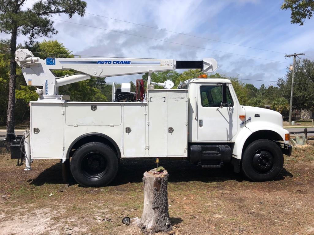 2000 International 4700 Mobile Welding Truck