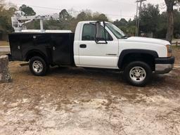 2004 Chevy 2500HD Mechanics Truck