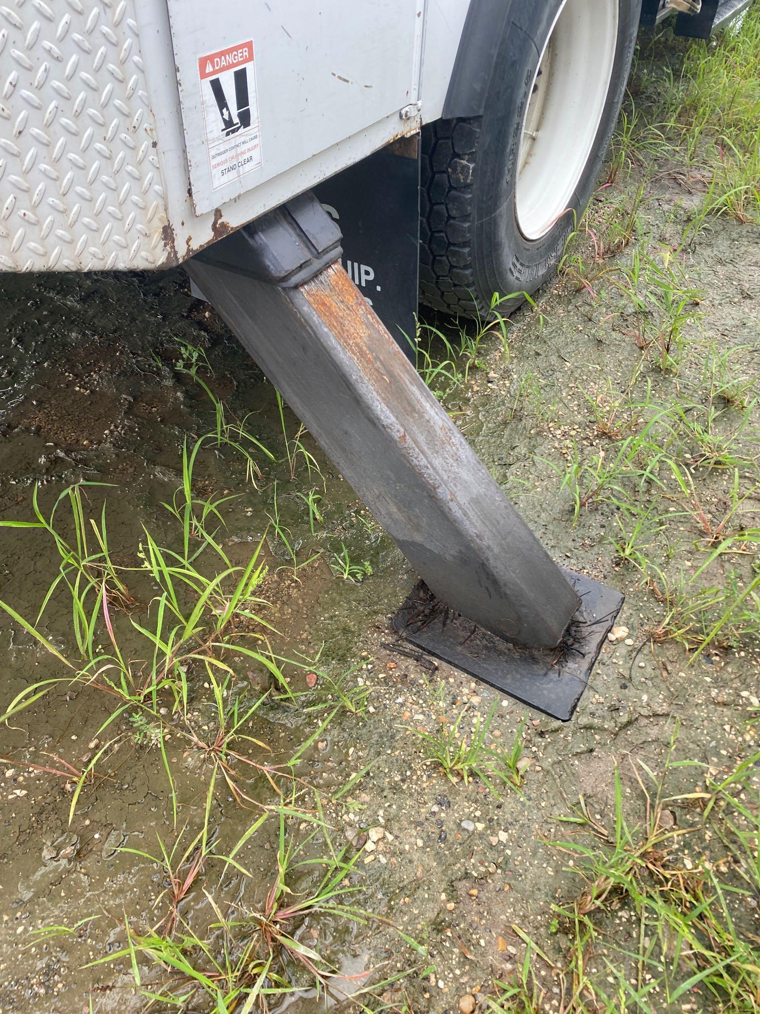 2007 Ford F750 Bucket Truck