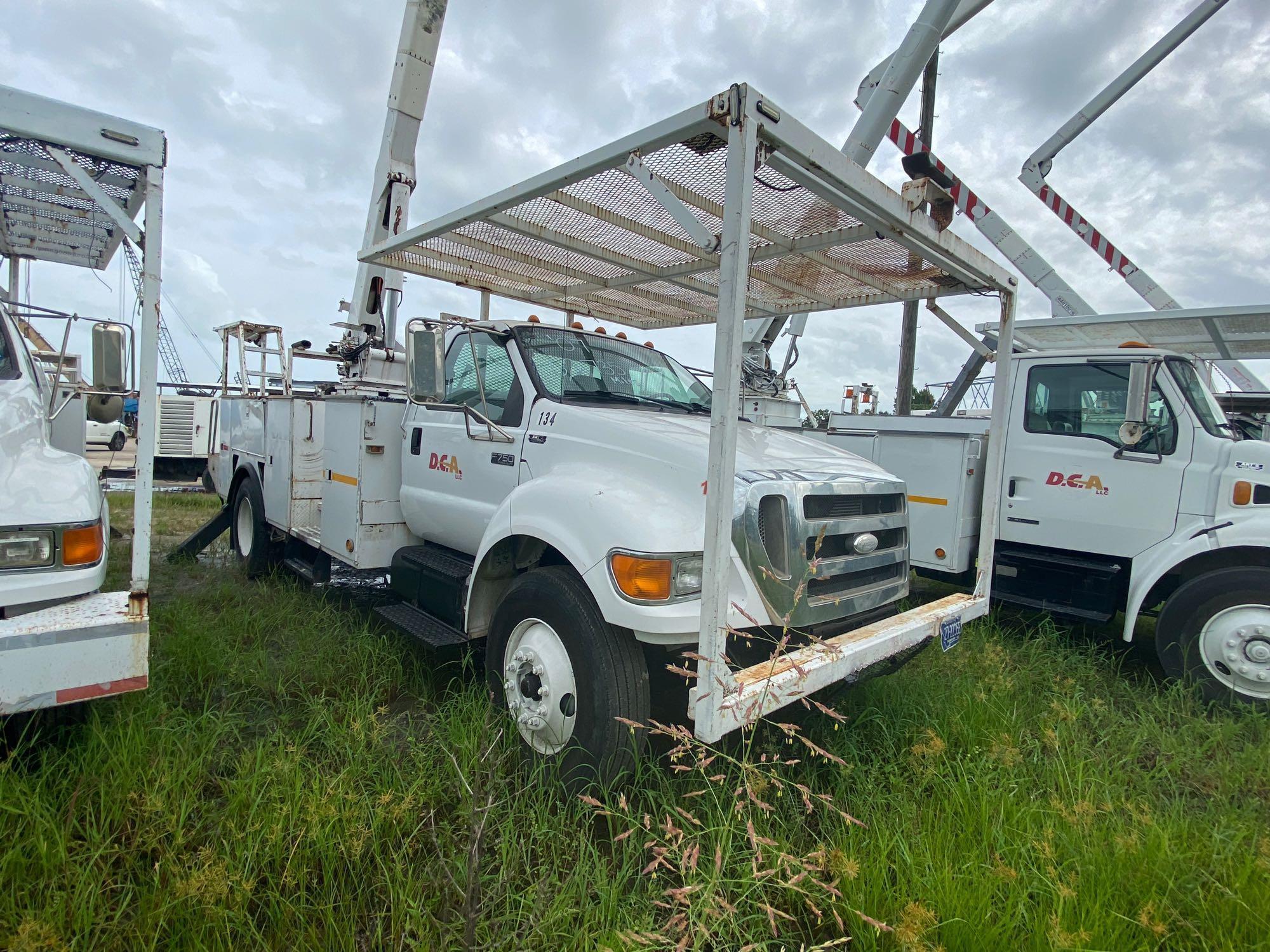 2007 Ford F750 Bucket Truck