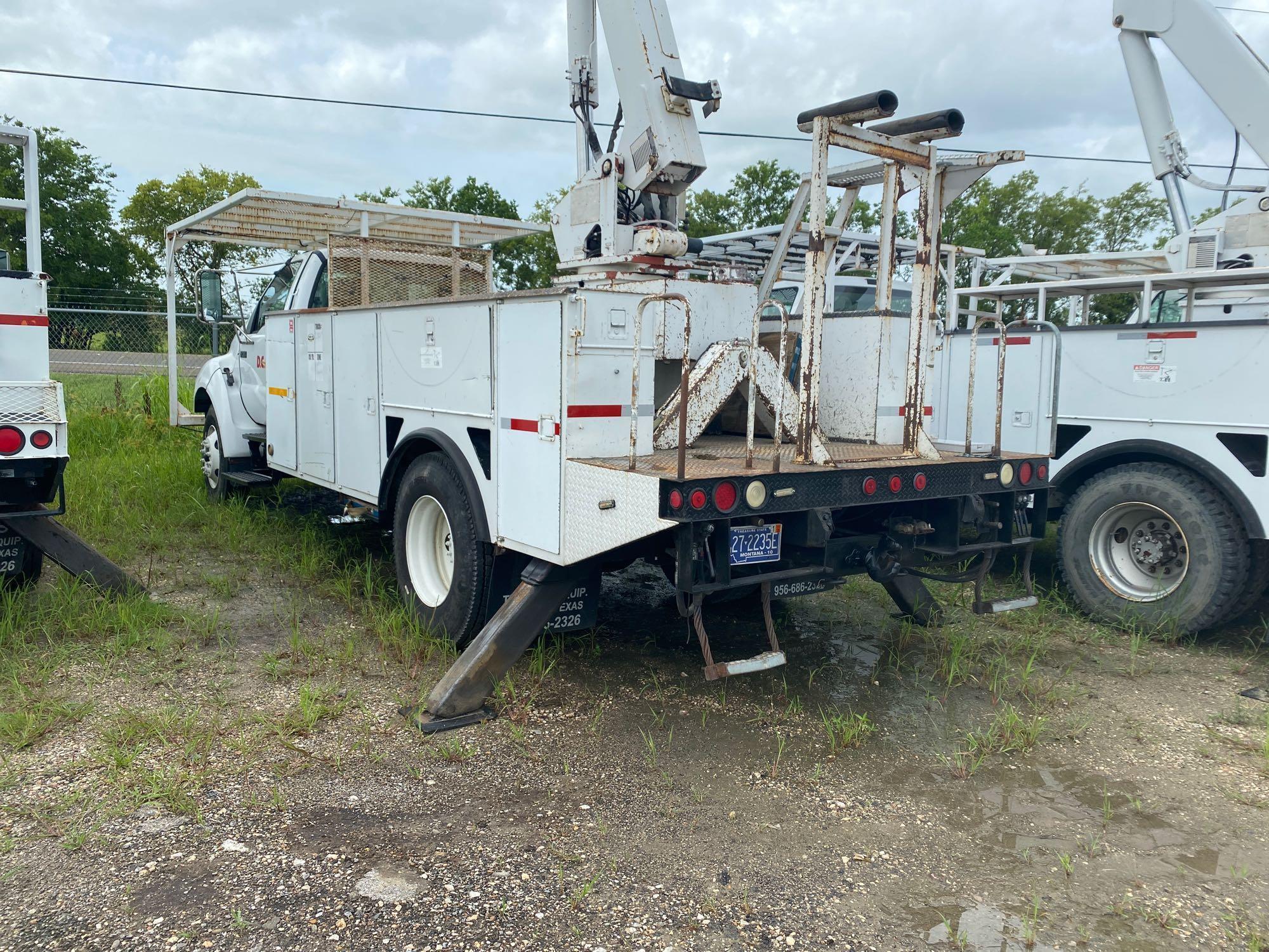 2007 Ford F750 Bucket Truck