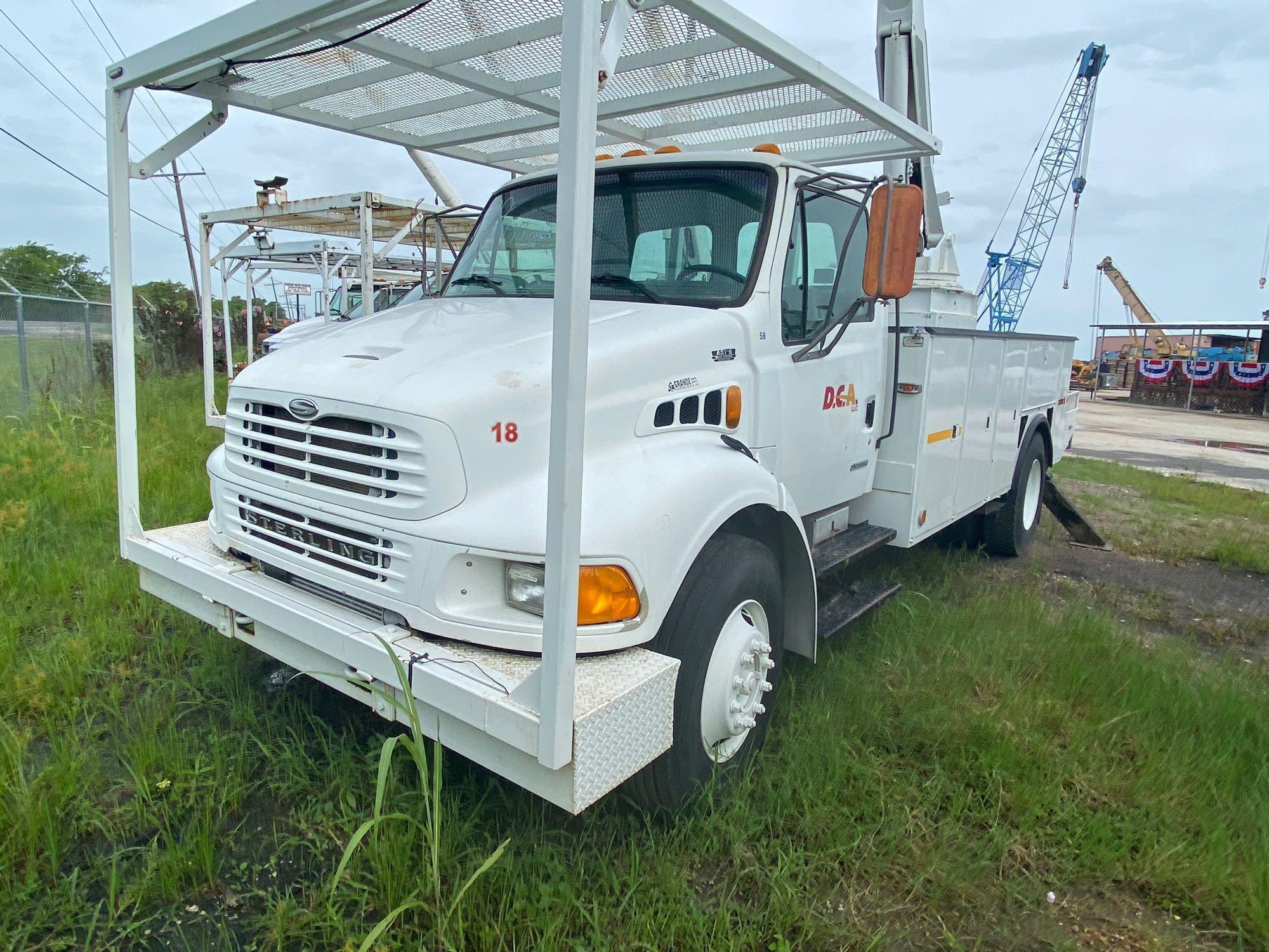 2001 Sterling Actera S/A Bucket Truck