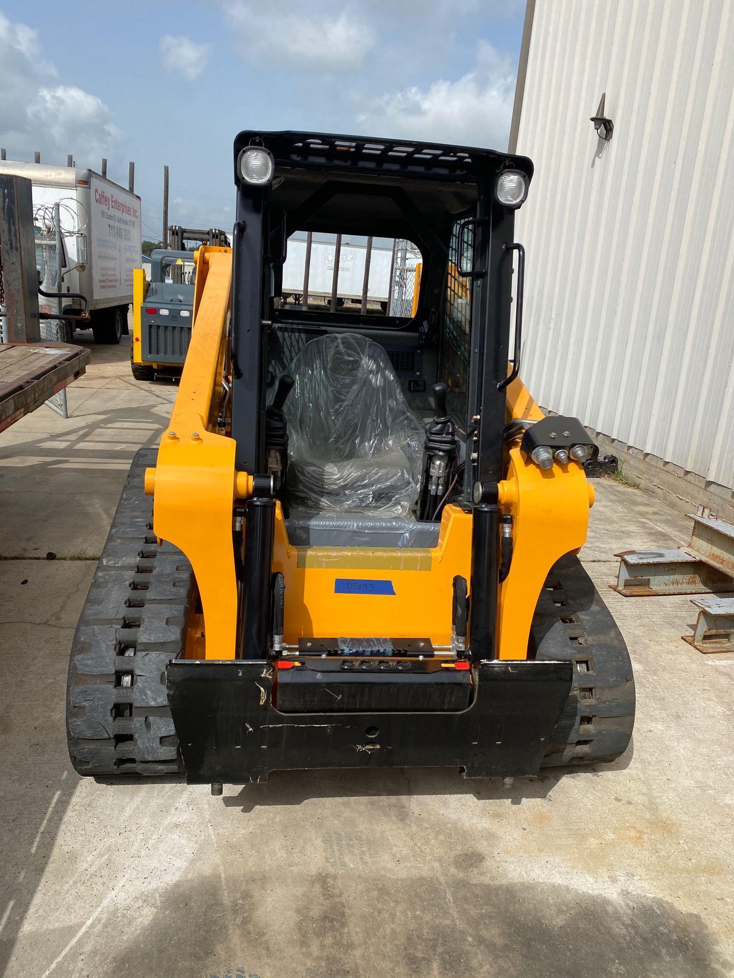Mustang 1650RT Compact Track Loader