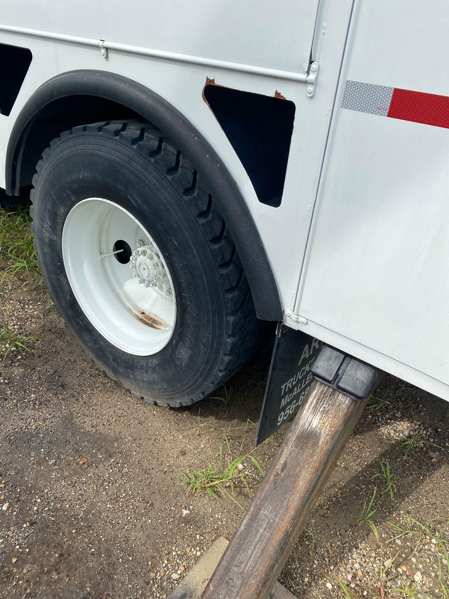 2001 Sterling Actera S/A Bucket Truck