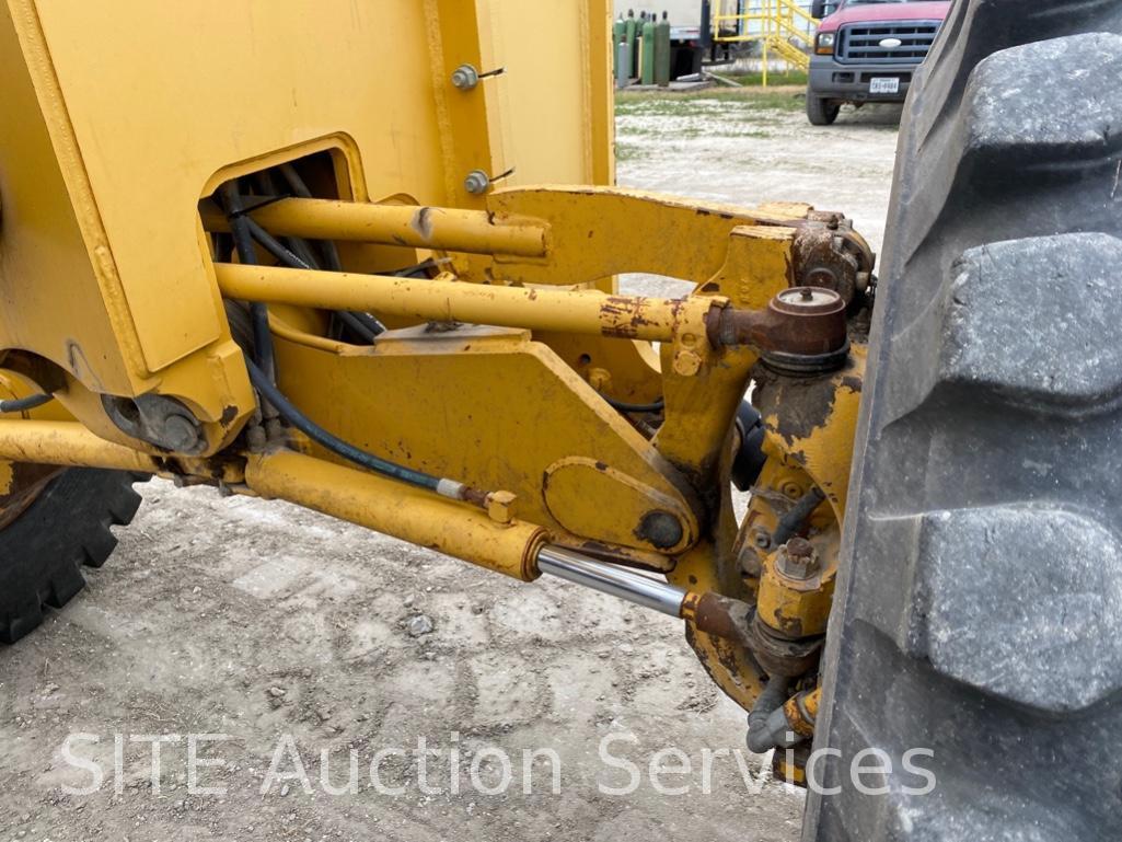 2011 John Deere 772GP AWD Motor Grader