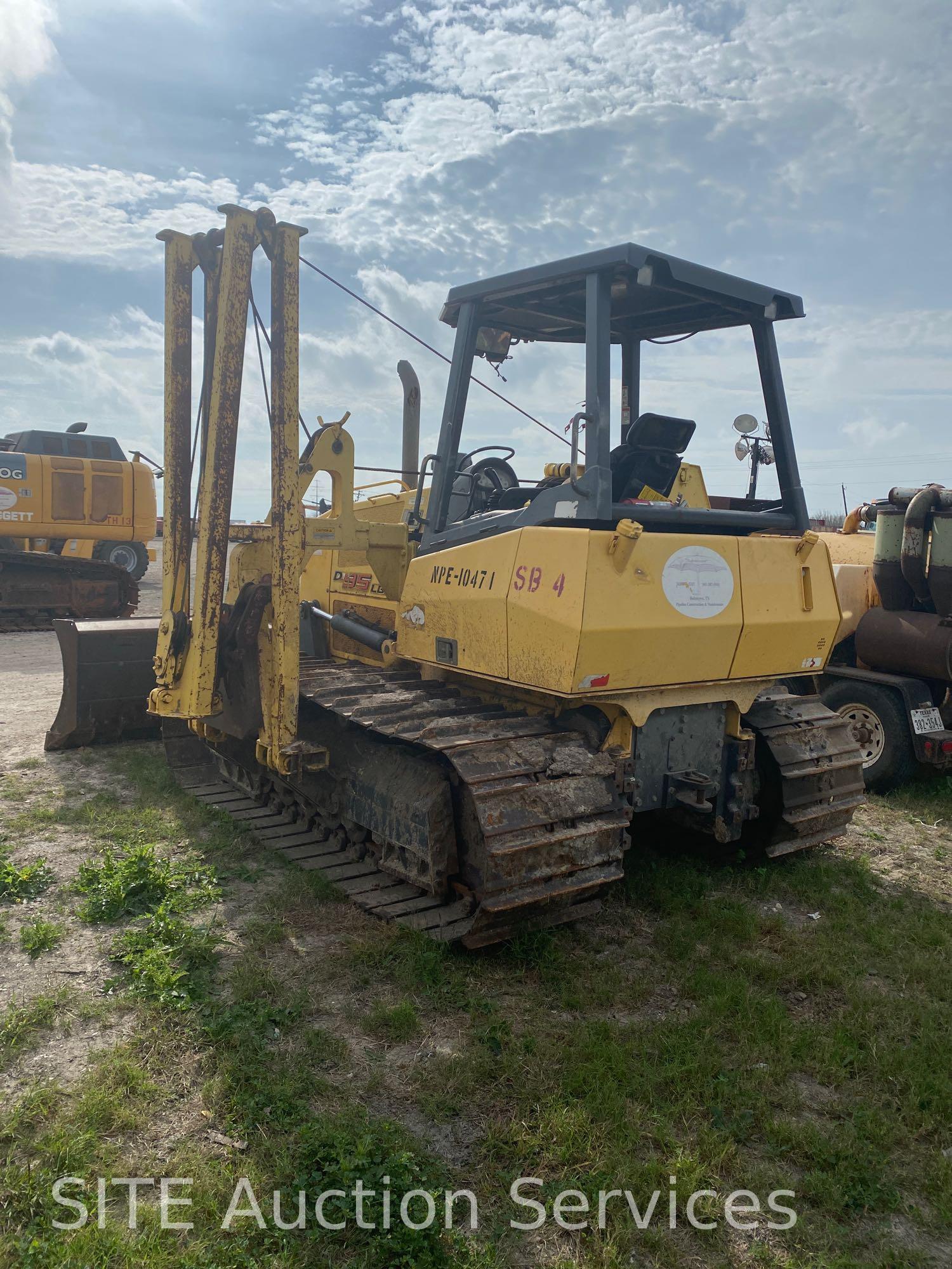 2007 New Holland D95 Crawler Tractor with Midwestern M520C Side Boom