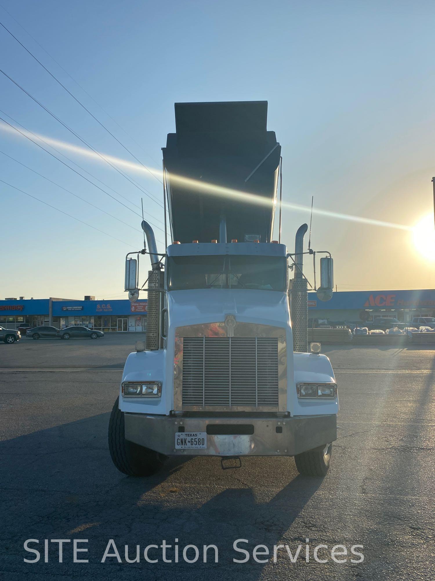 2000 Kenworth T800 T/A Dump Truck