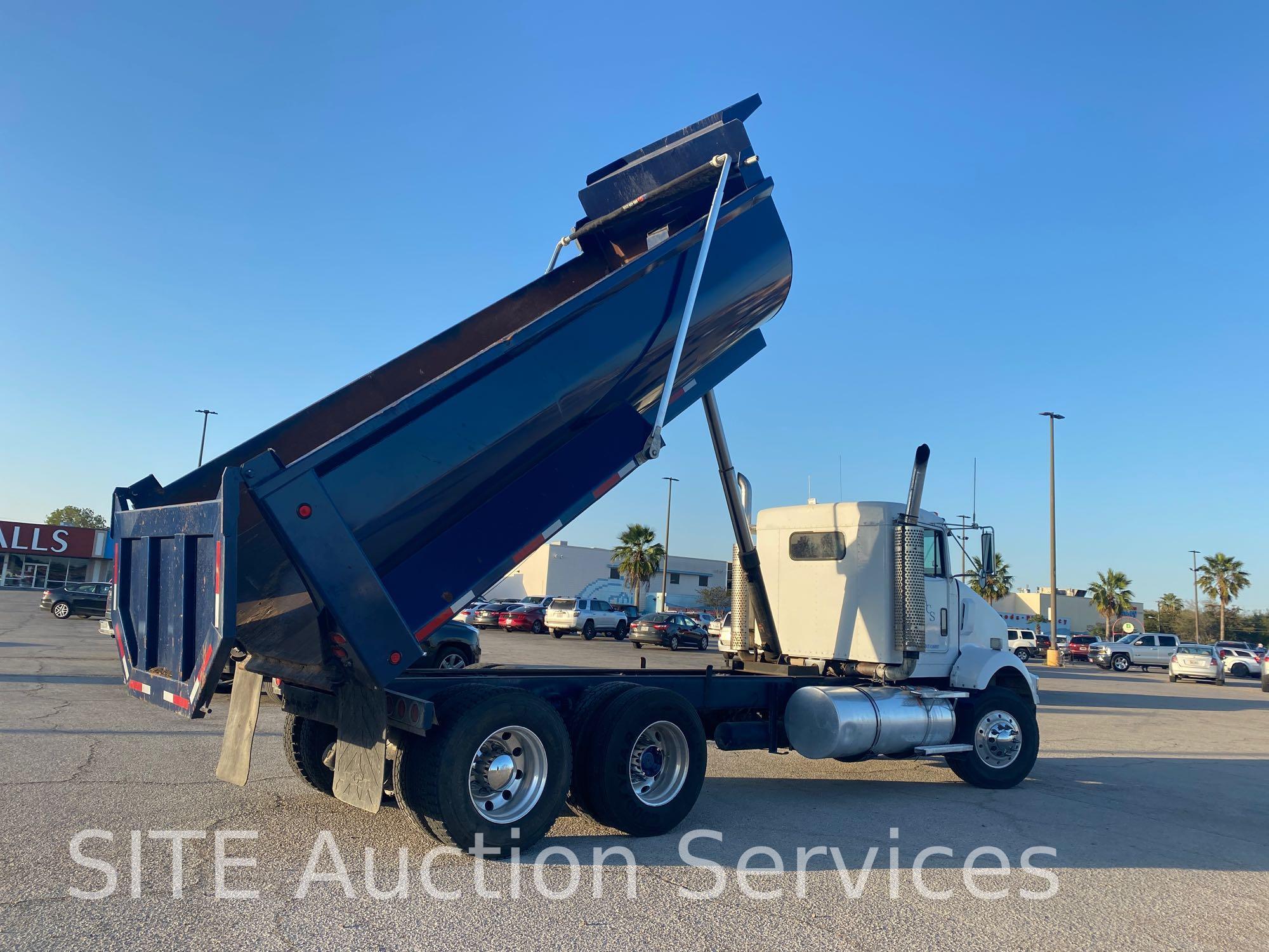 2000 Kenworth T800 T/A Dump Truck