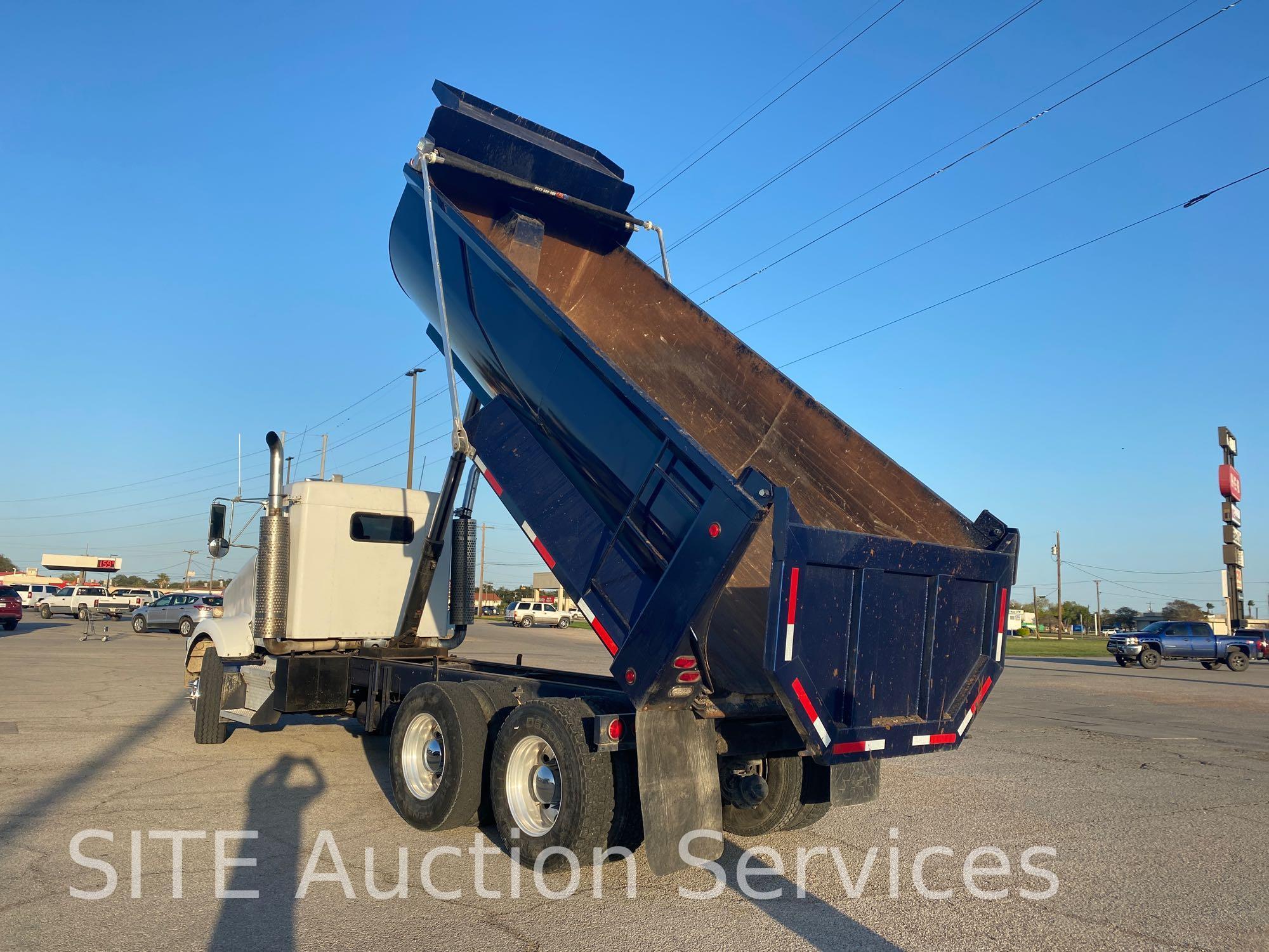 2000 Kenworth T800 T/A Dump Truck