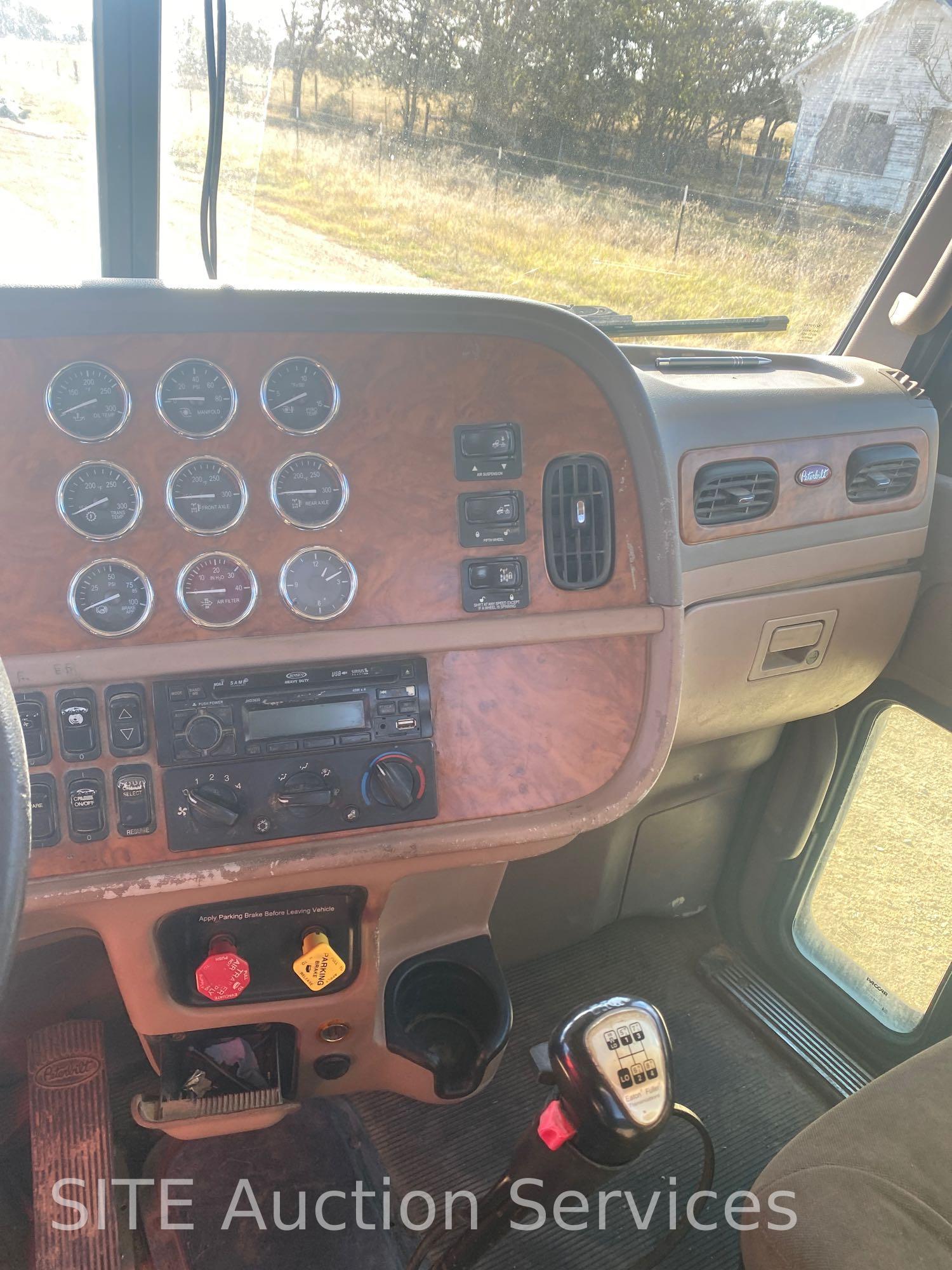 2007 Peterbilt 379 Tri/A Daycab Truck Tractor