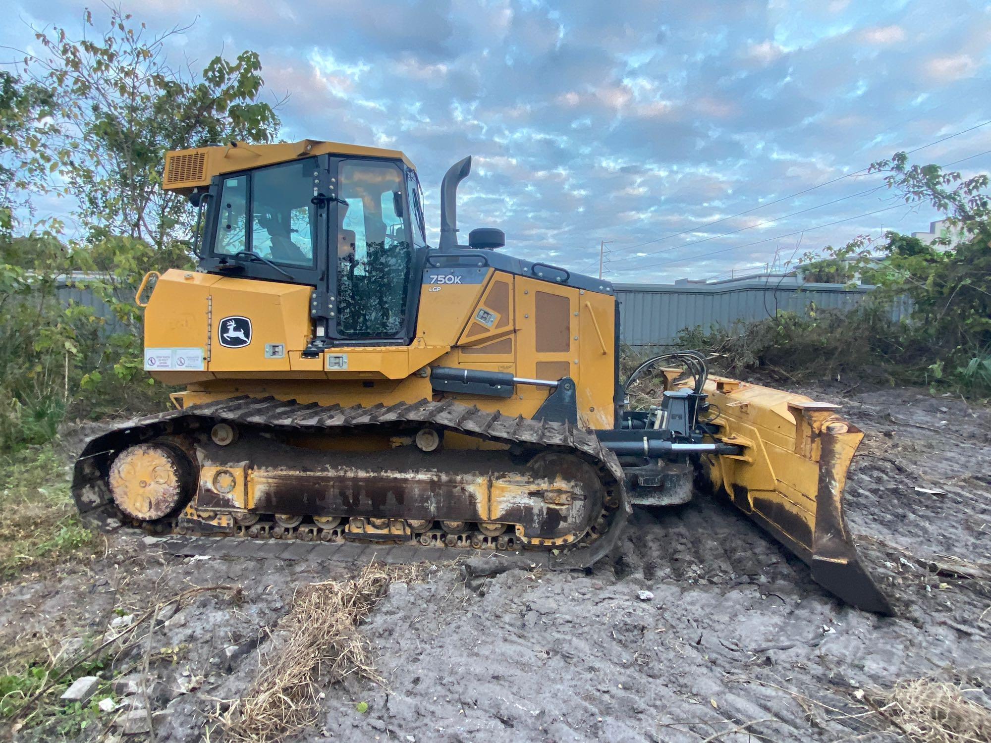 2015 John Deere 750K LGP Crawler