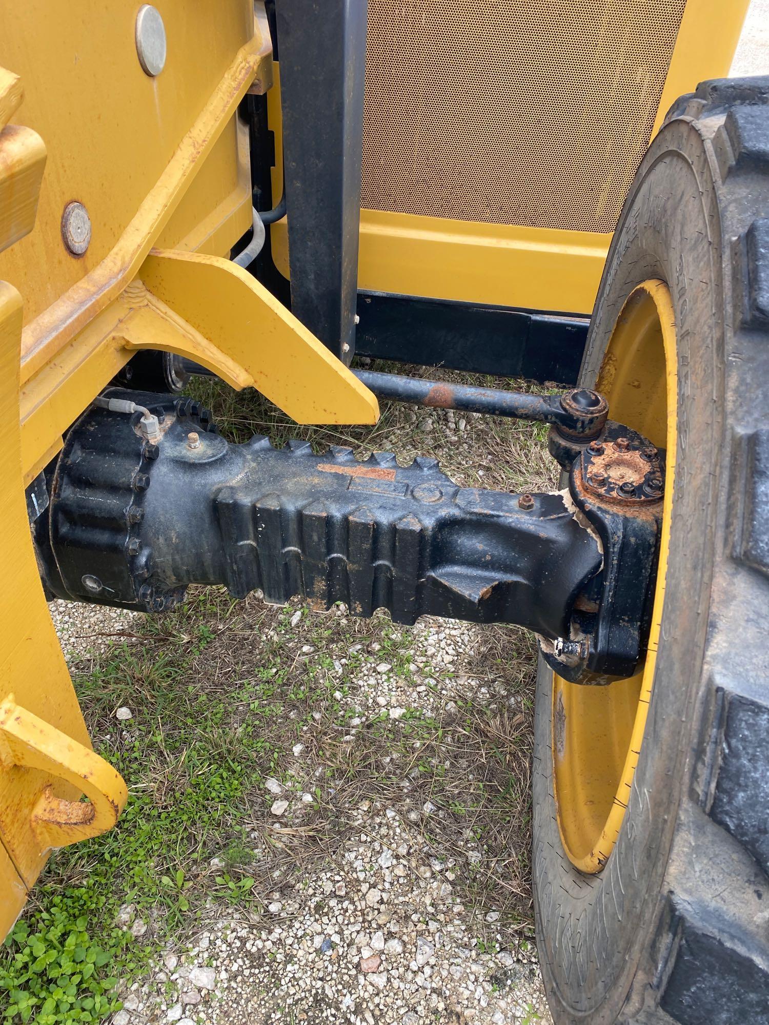 2015 Caterpillar TL943C Telehandler 4x4x4