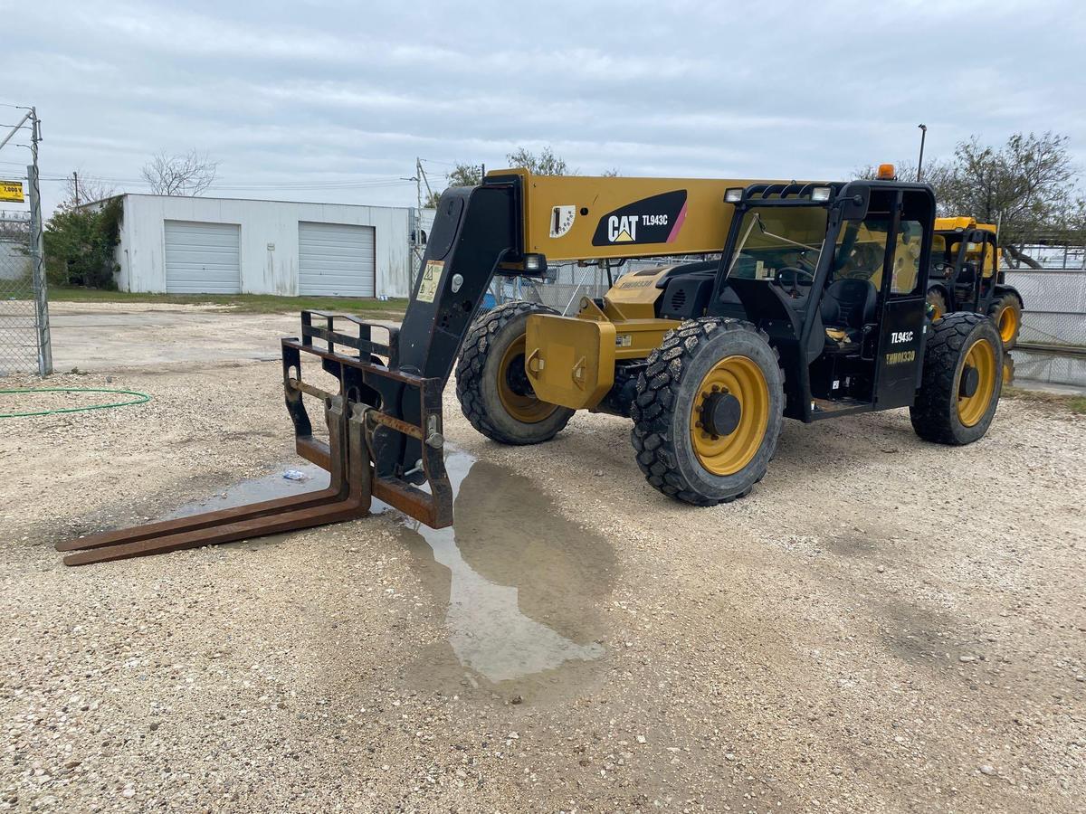 2014 Caterpillar TL943C Telehandler 4x4x4