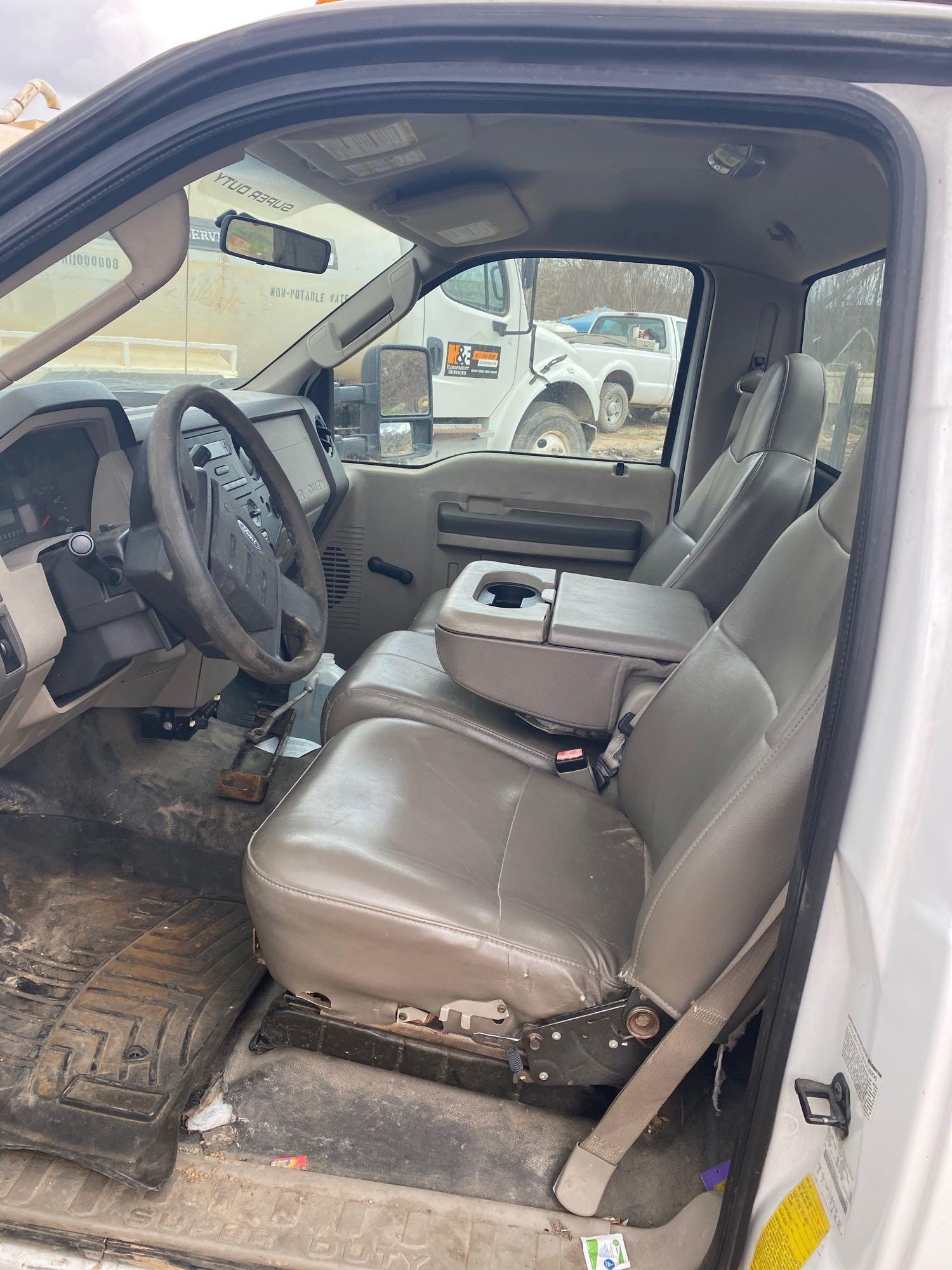 2008 Ford F550 Super Duty Regular Cab Utility Truck