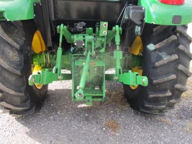 2019 John Deere 5075E MFWD Tractor w/ Bucket
