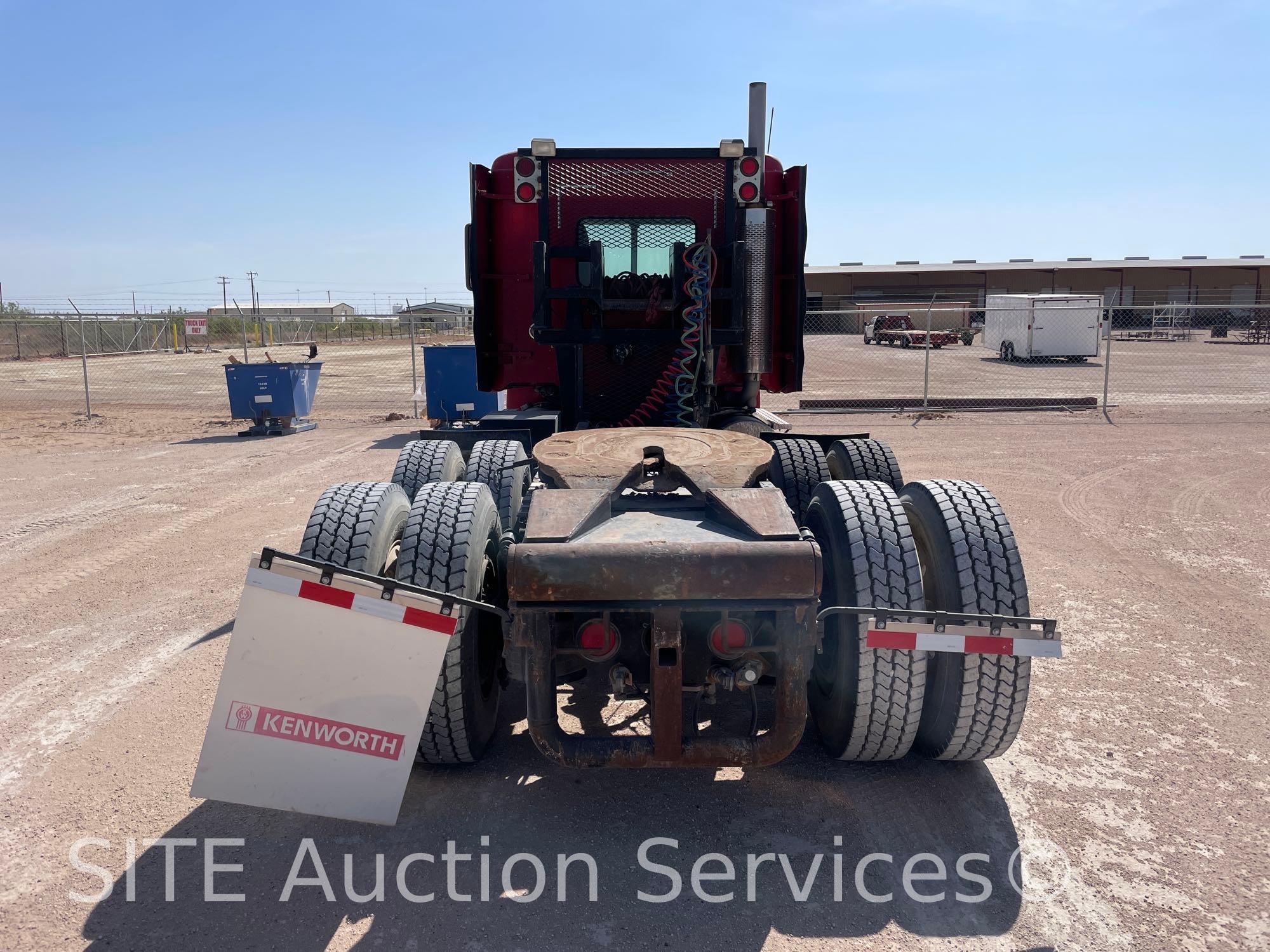 2001 Freightliner ST120 T/A Truck Tractor w/ Winch