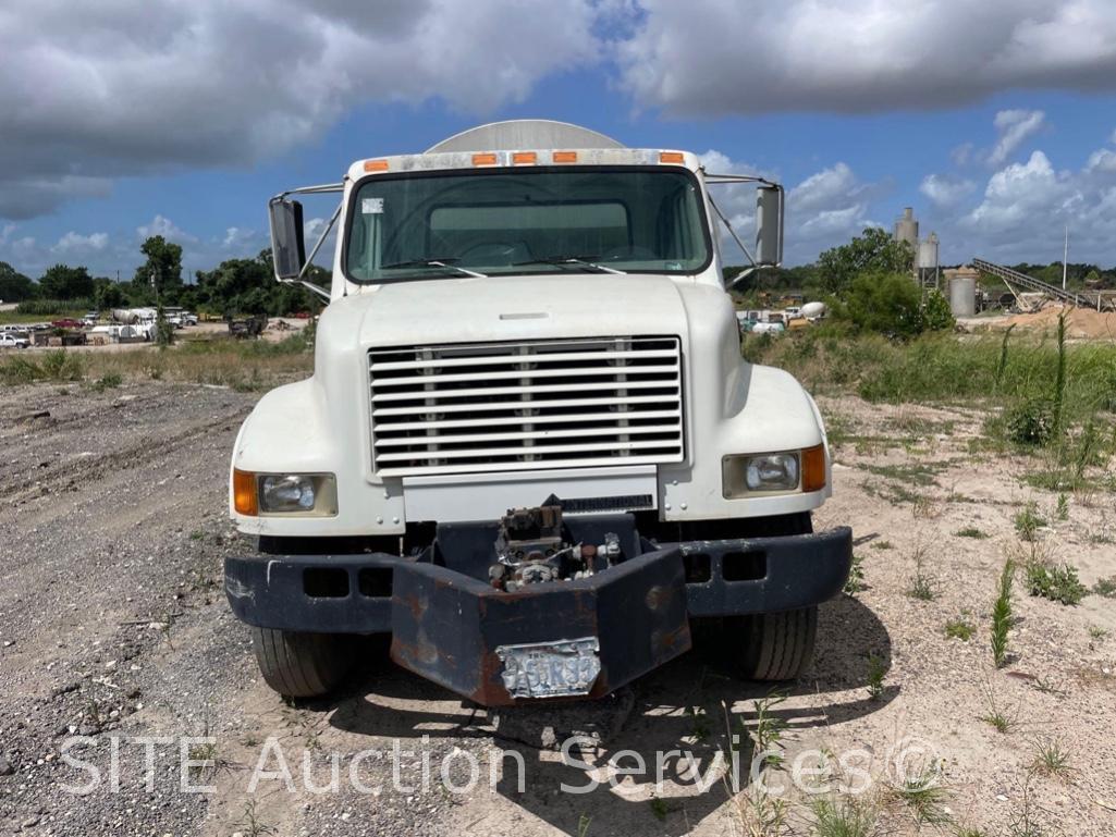 2001 International 4700 S/A Hot Oil Truck