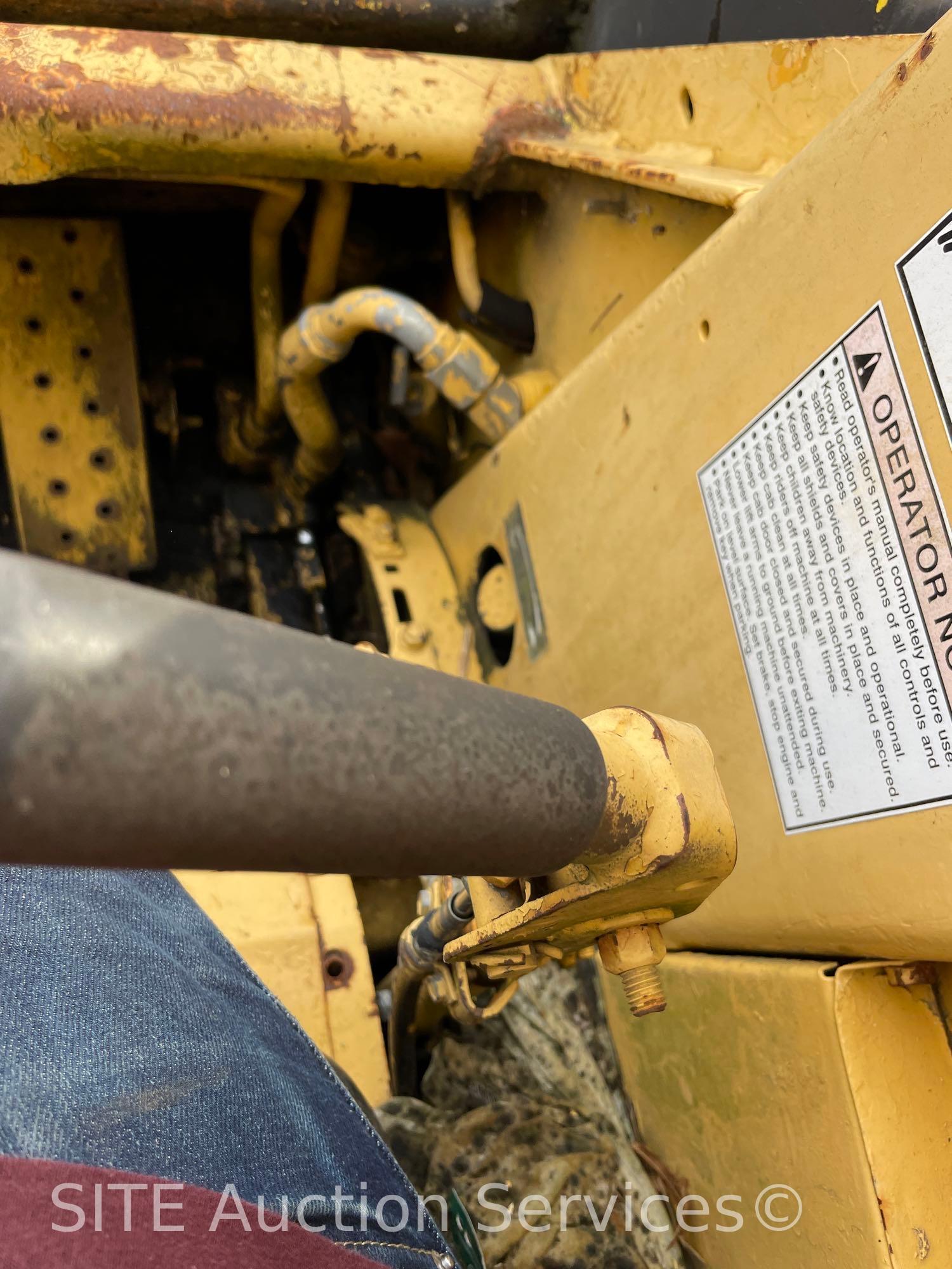 1984 New Holland L785 Skid Steer Loader