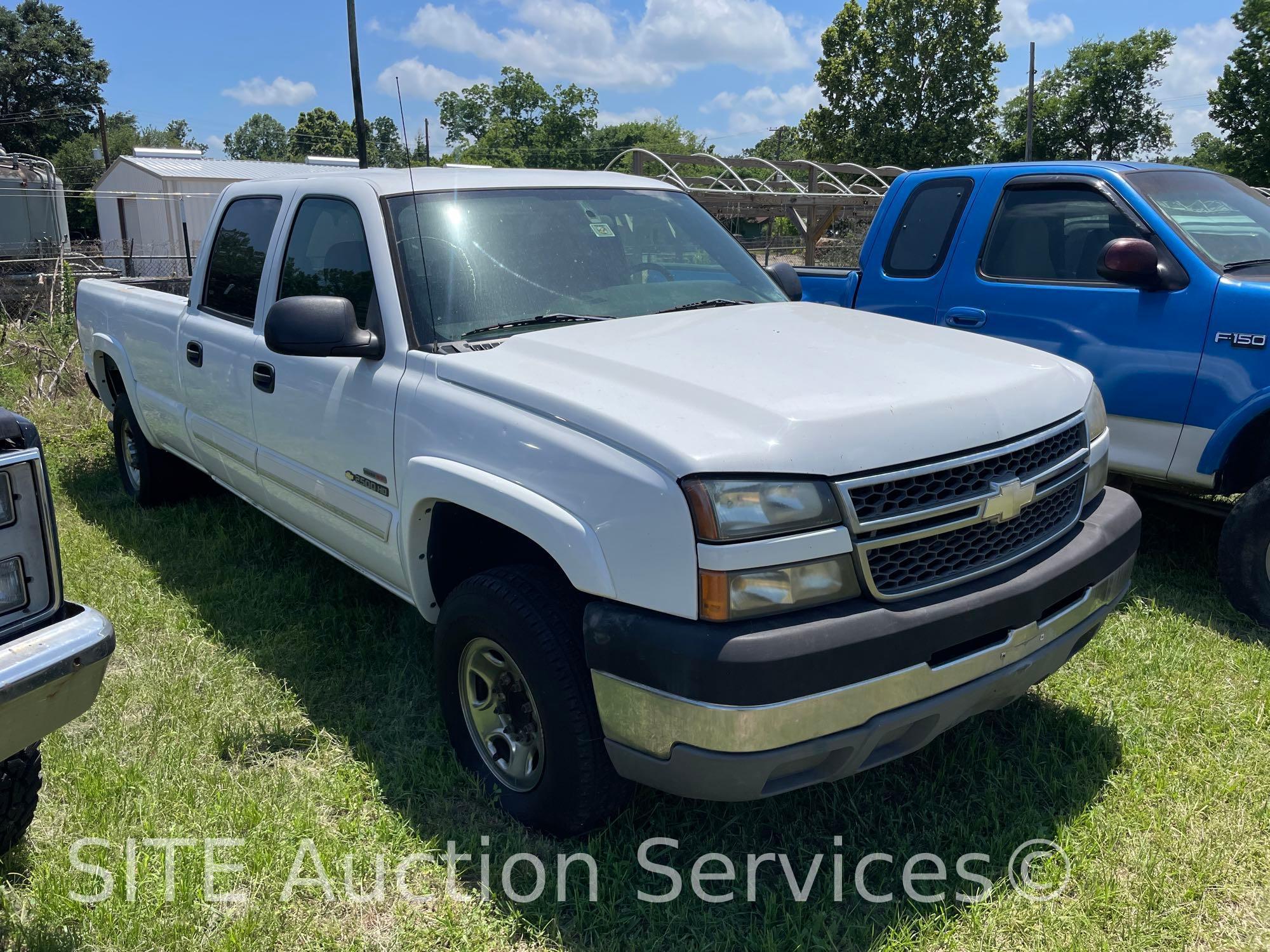 2005 Chevrolet Silverado 2500 Crew Cab Truck