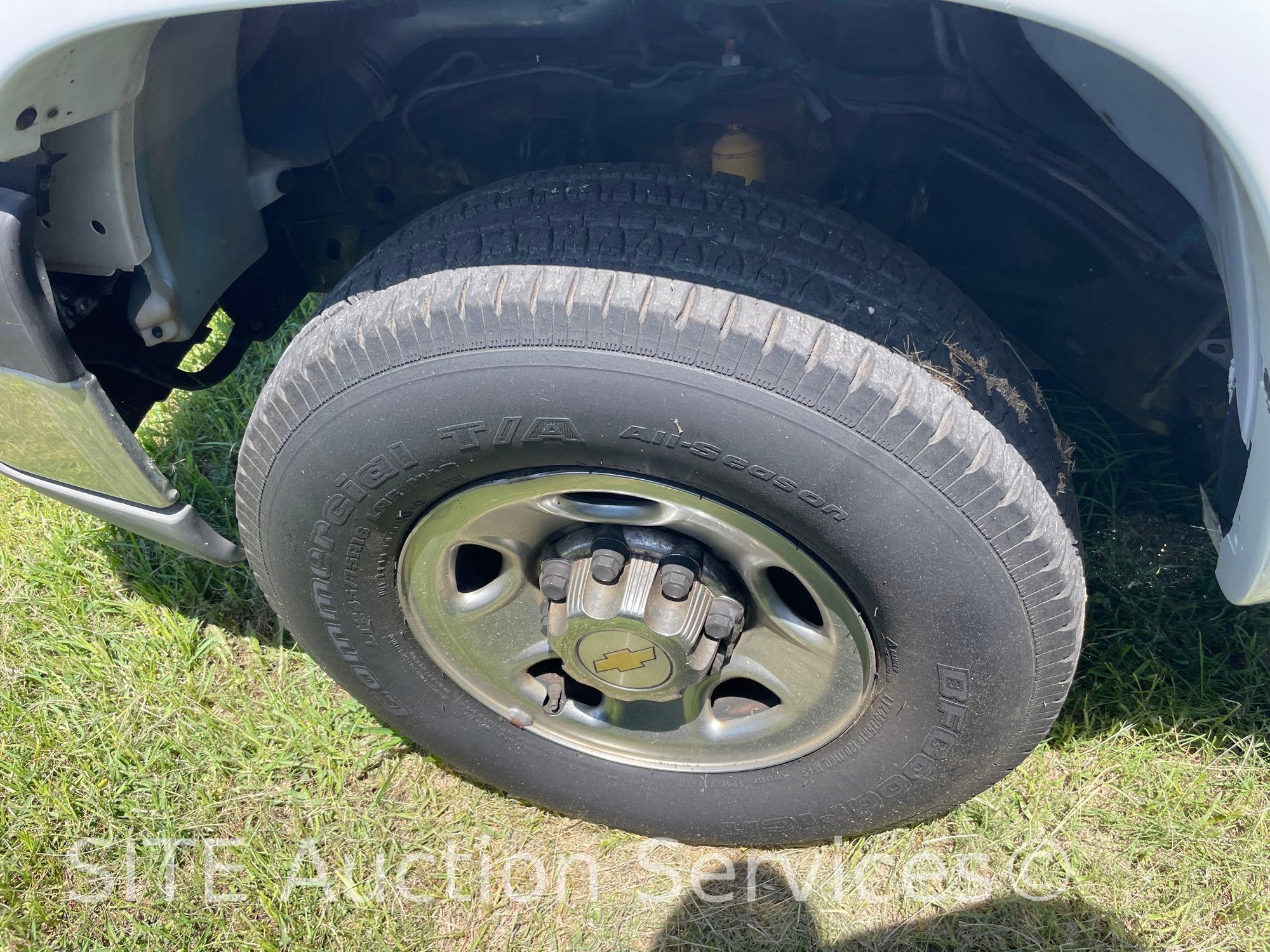 2005 Chevrolet Silverado 2500 Crew Cab Truck