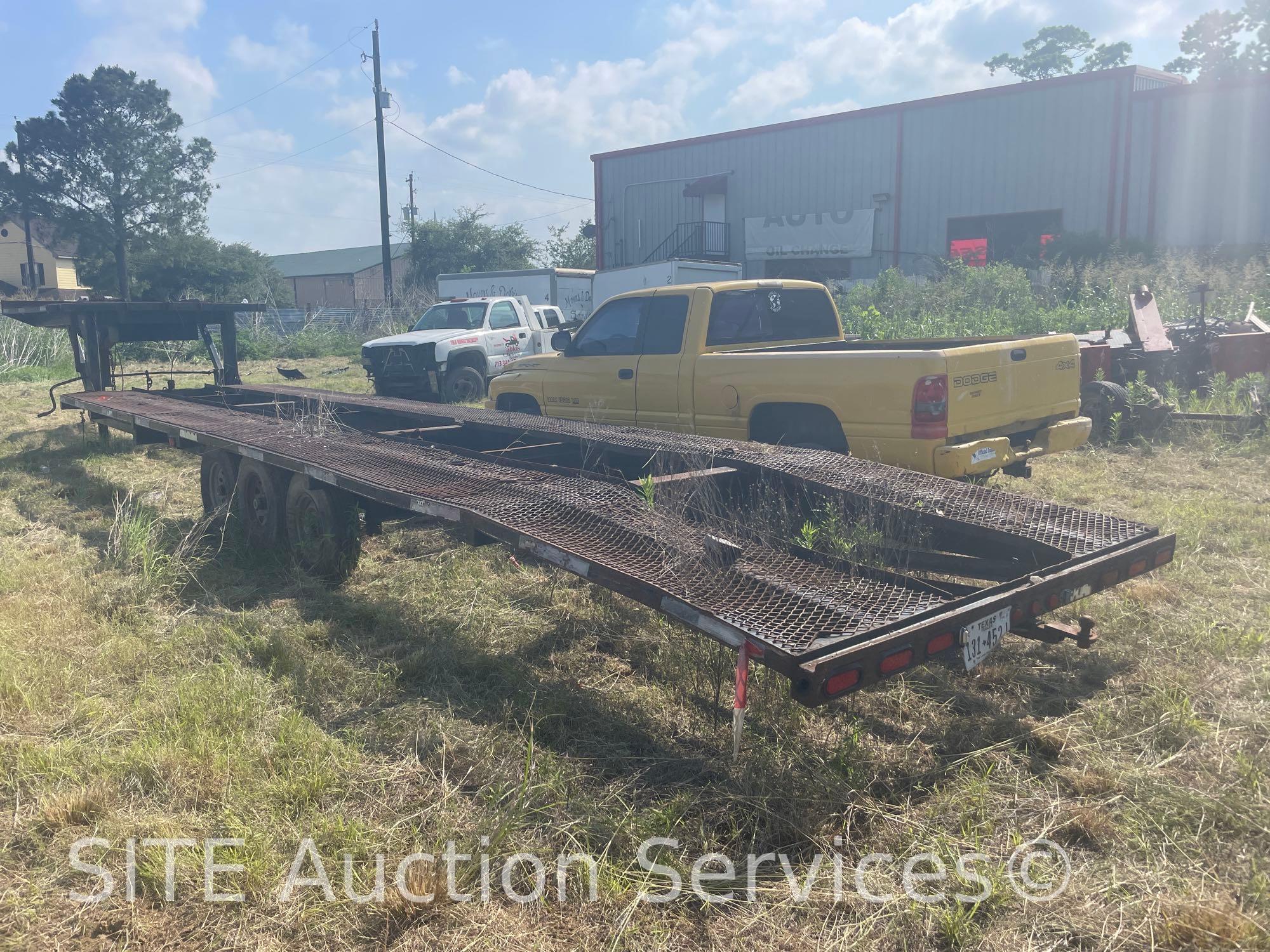 2003 Kaufman Tri/A 38' Car Hauler Trailer