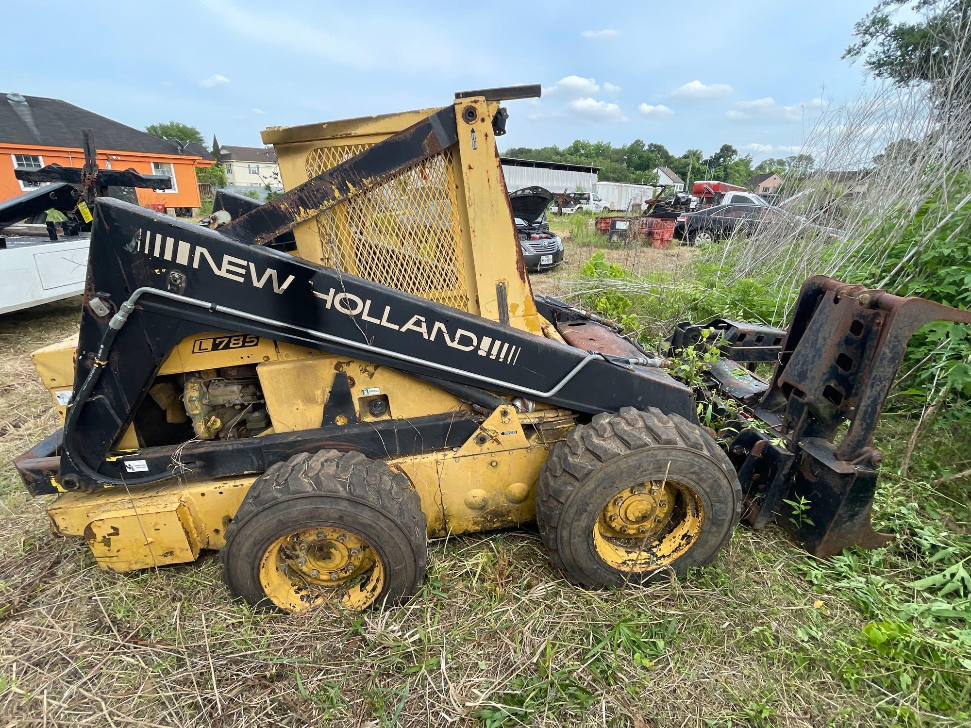 1984 New Holland L785 Skid Steer Loader