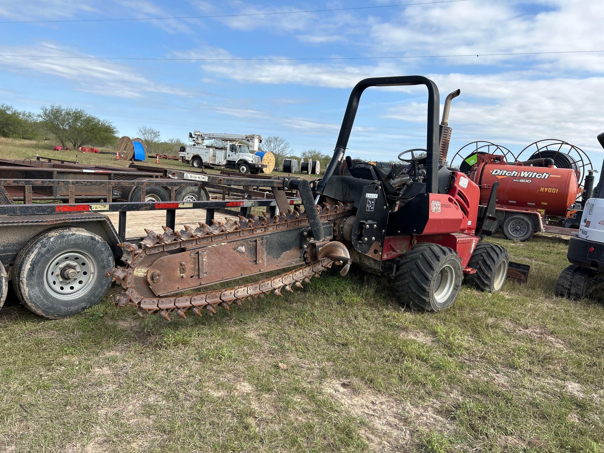 2013 Toro RT600 Riding Trencher