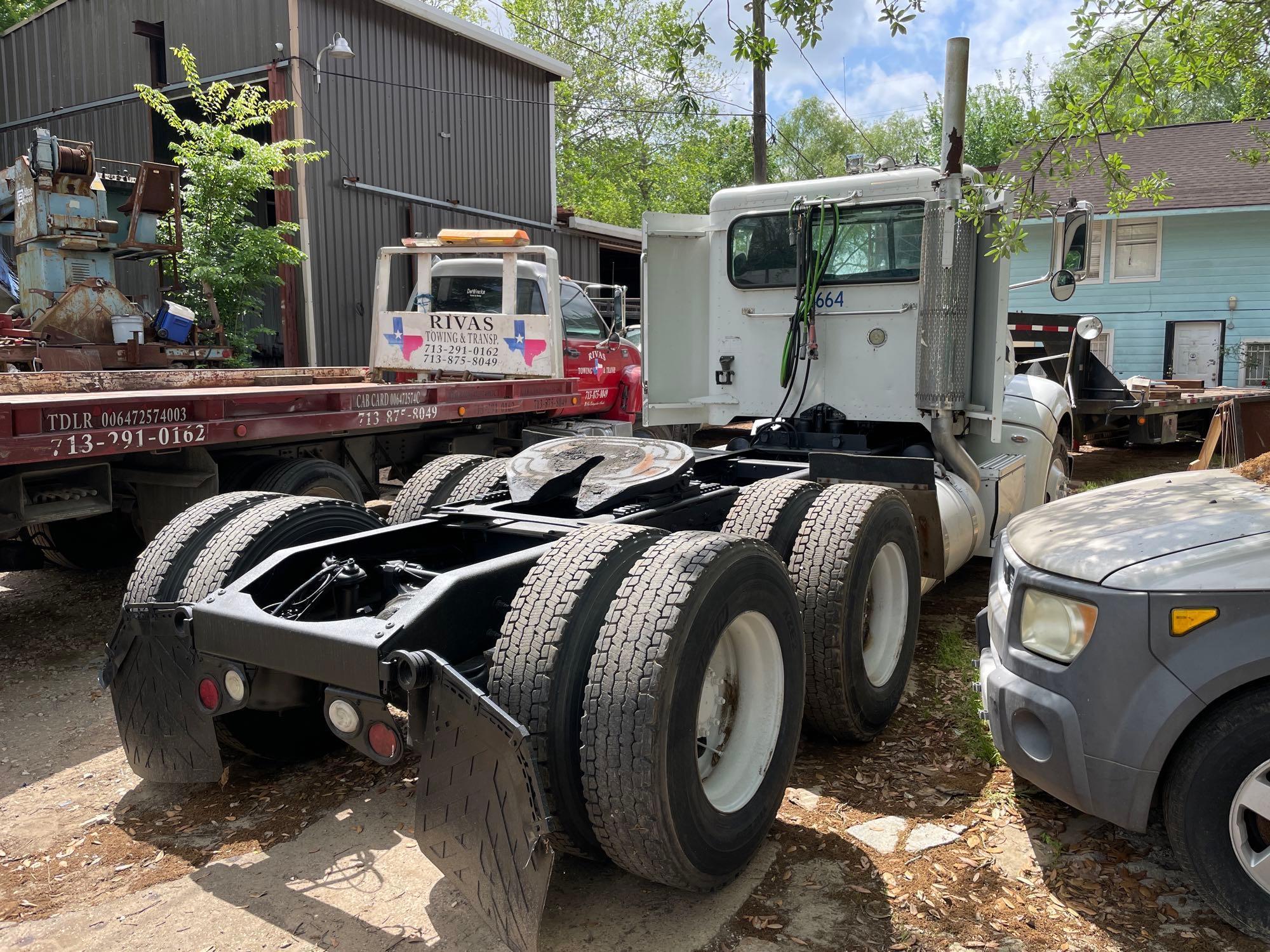 2009 Peterbilt 386 T/A Truck Tractor