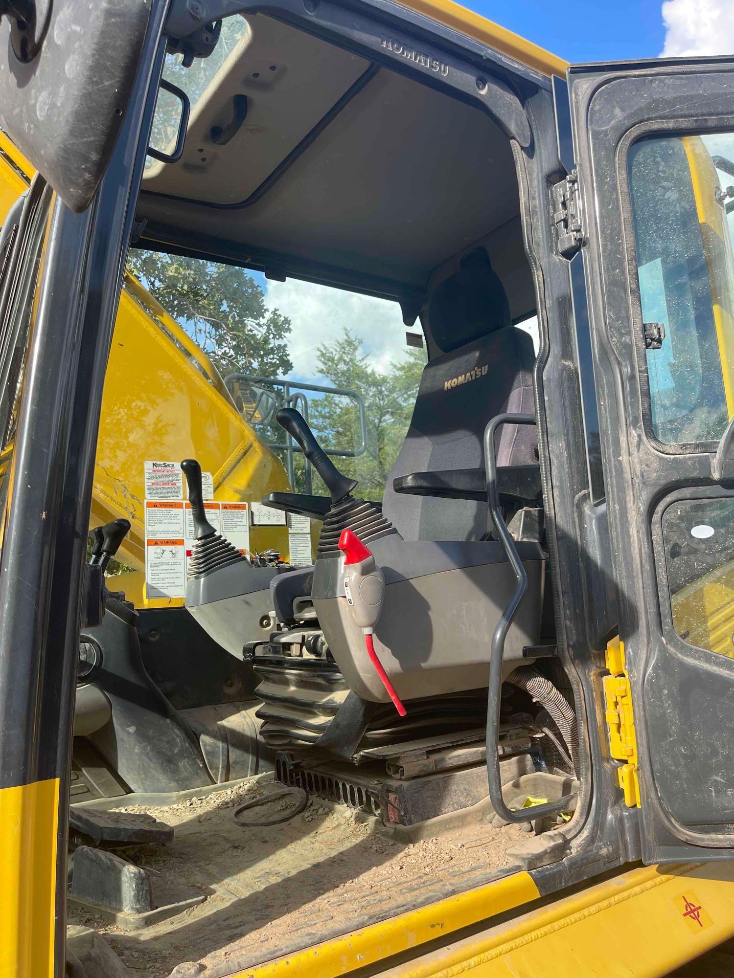 2019 Komatsu PC210LC-11 Hydraulic Excavator